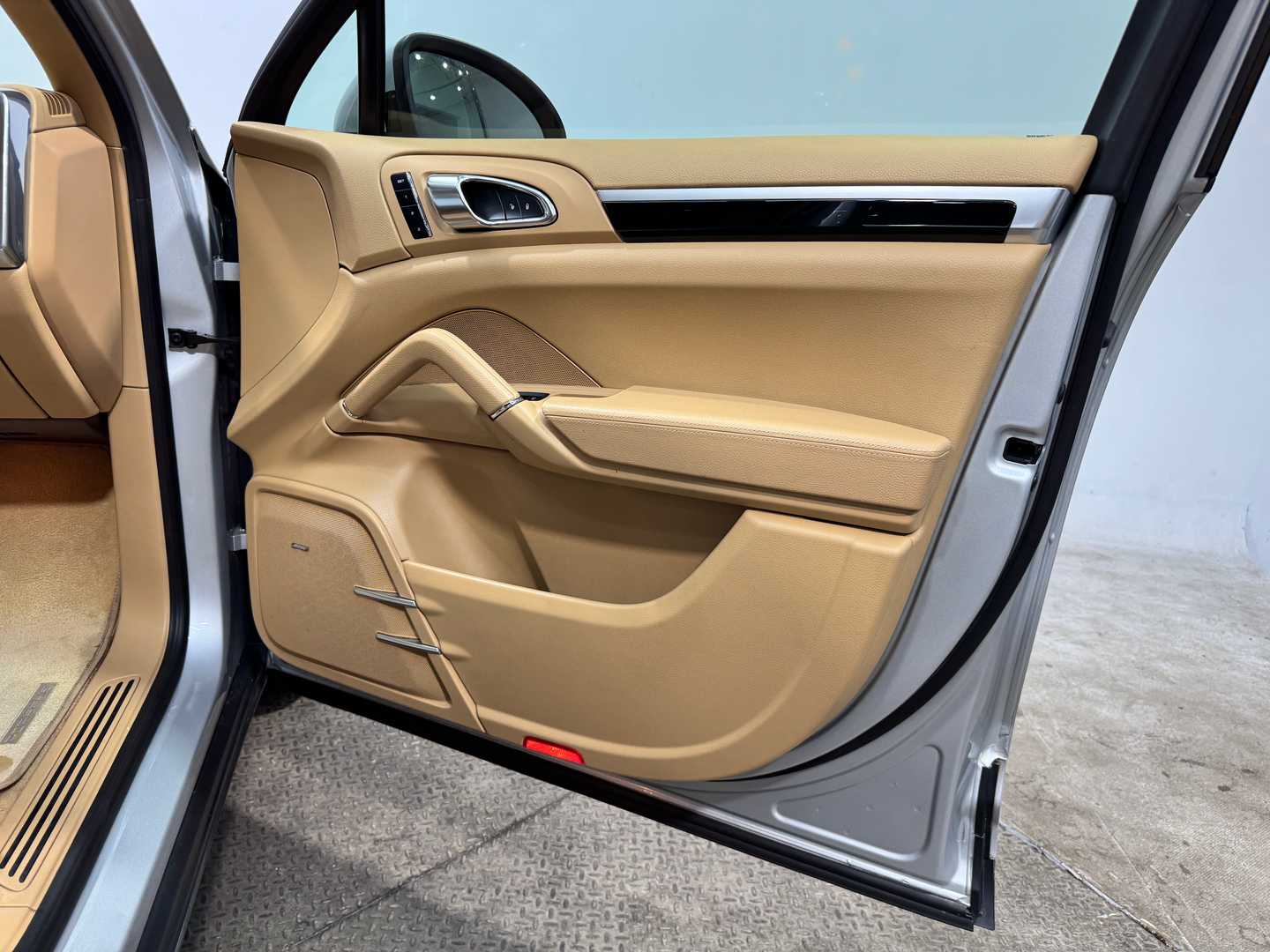 car bottom image