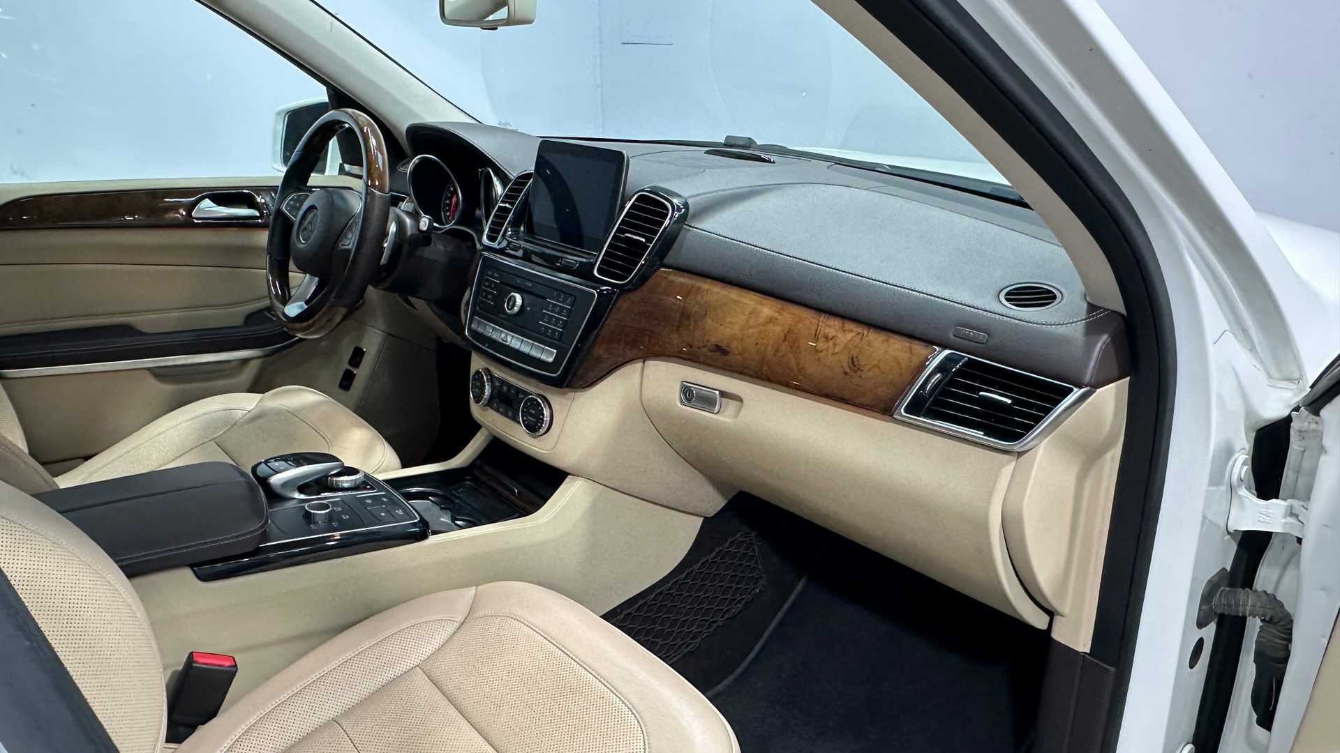 car bottom image
