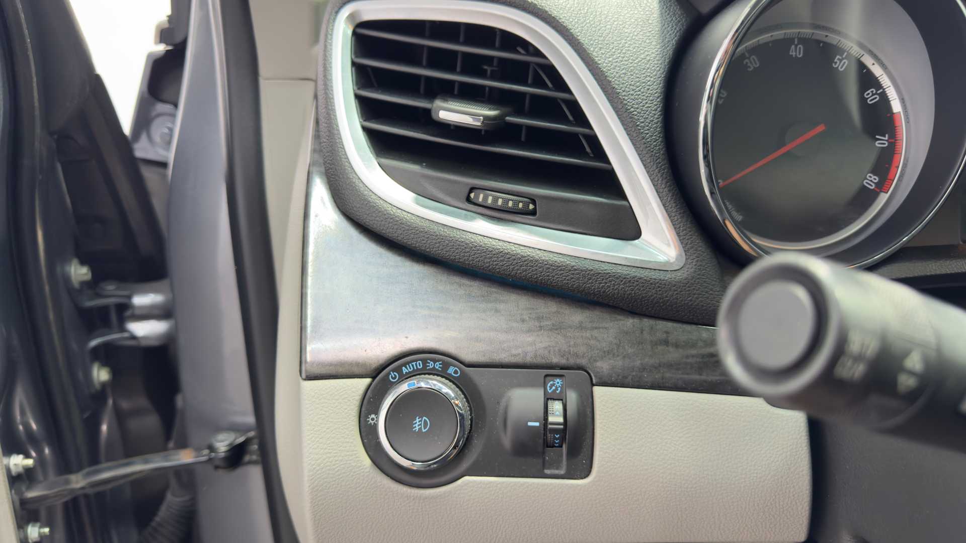 2015 Buick Encore Convenience - Photo 23