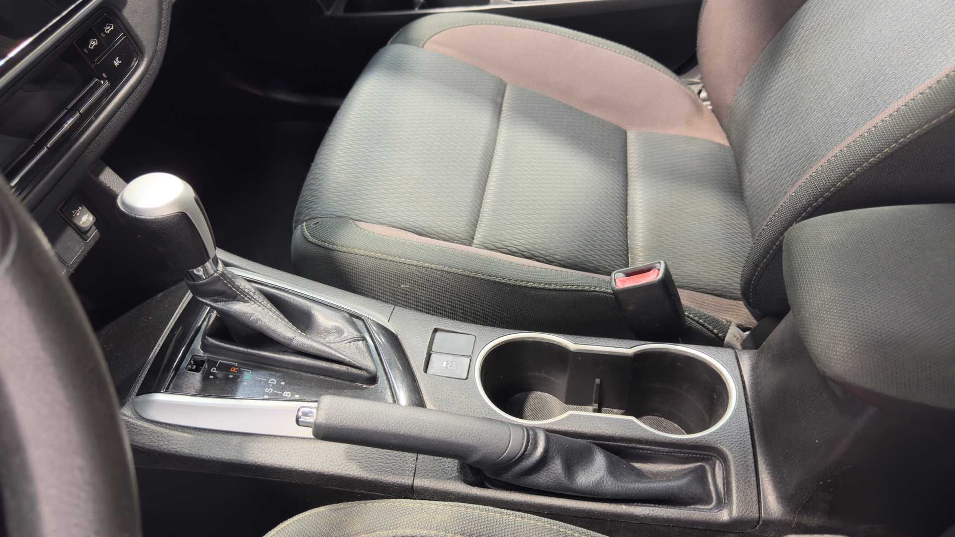 2018 Toyota Corolla LE - Photo 22