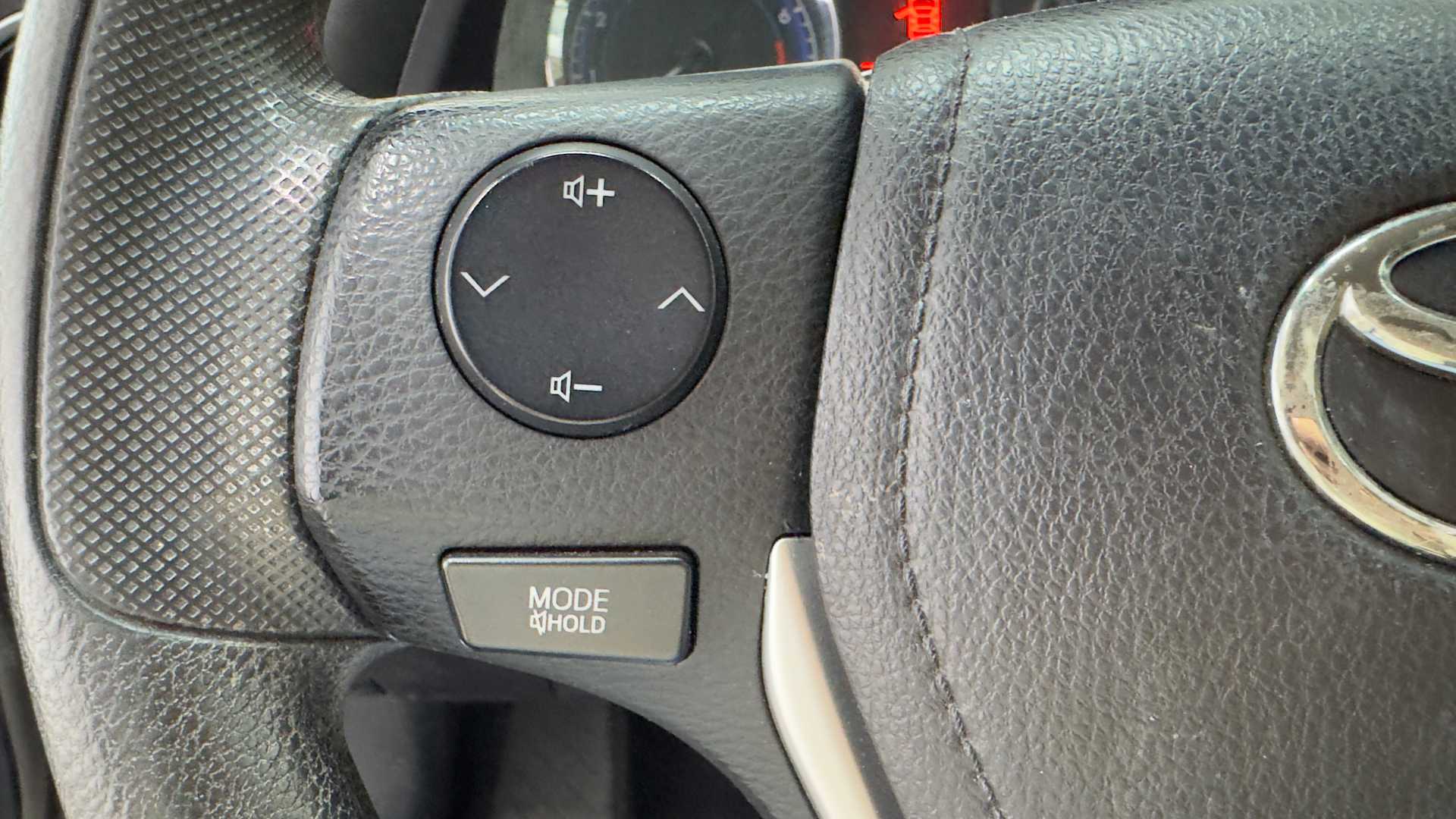 2018 Toyota Corolla LE - Photo 24
